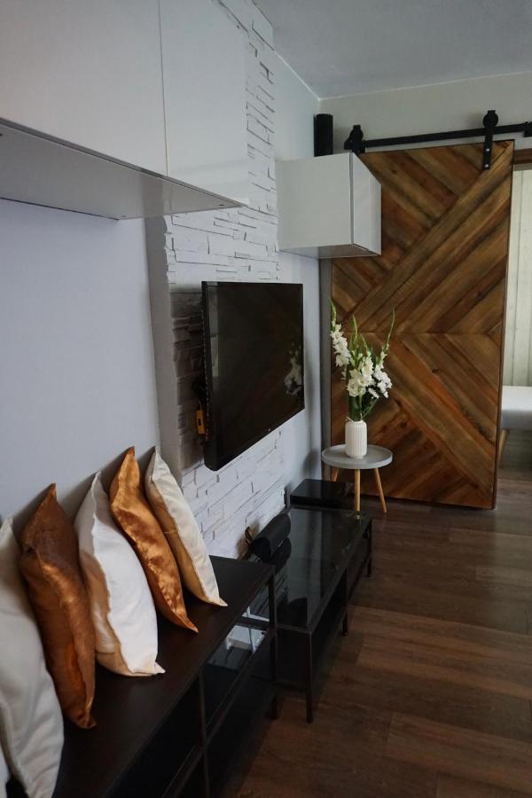 Apartament Mały Kwadrat Tychy Zewnętrze zdjęcie